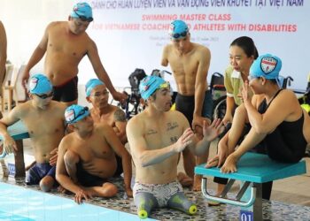 Sứ giả thể thao Mỹ ‘truyền lửa’ cho VĐV khuyết tật Việt Nam