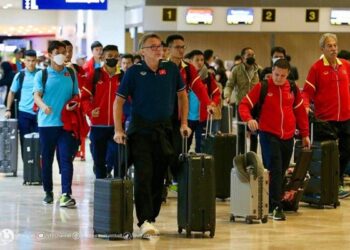 Đội tuyển Việt Nam hối hả về nước, chuẩn bị ‘nghênh chiến’ đối thủ mạnh Iraq