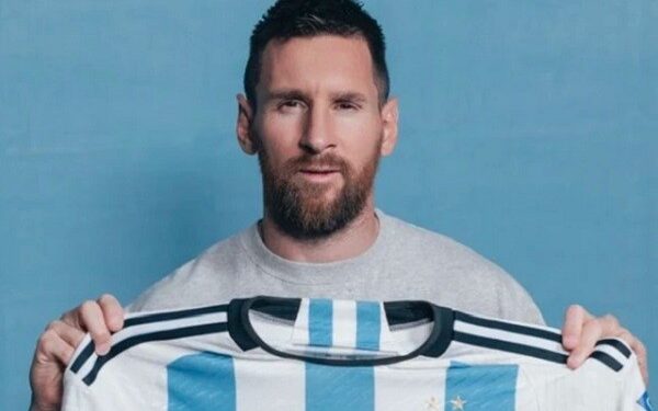 Messi bán đấu giá 6 chiếc áo đấu vô địch World Cup 2022