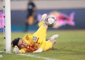 Thủ môn Đặng Văn Lâm nói gì khi bị thủng lưới ở phút chót thua đội Iraq?