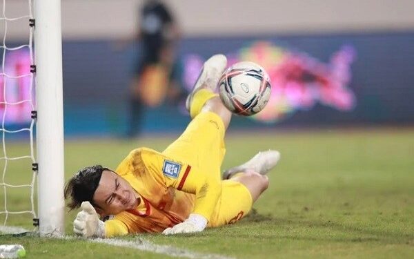 Thủ môn Đặng Văn Lâm nói gì khi bị thủng lưới ở phút chót thua đội Iraq?