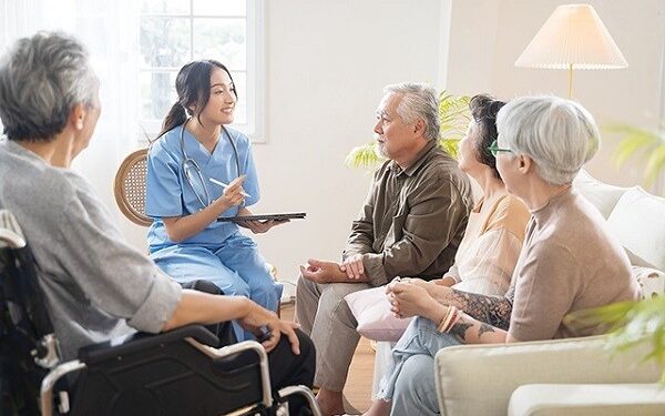Người già Việt Nam mắc trung bình 7 bệnh