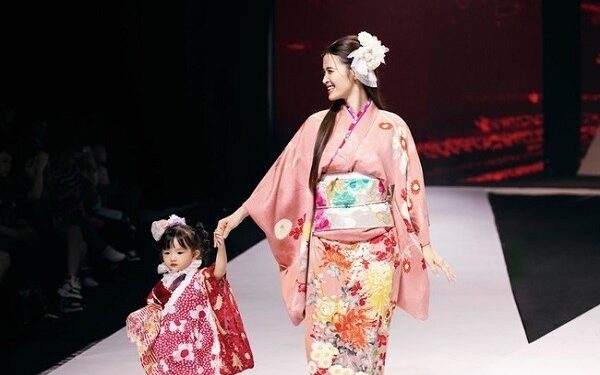 Đông Nhi bất ngờ xuất hiện cùng con gái sau khoảng thời gian ‘ở ẩn’