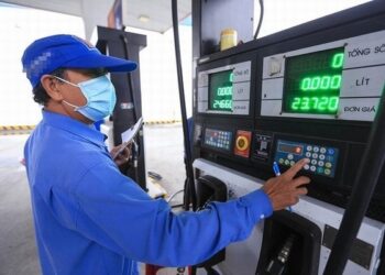 Quỹ bình ổn xăng dầu quá nhiều rủi ro, có nên duy trì?