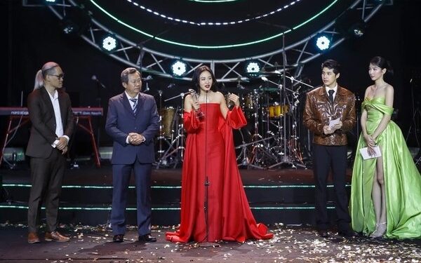 Làn sóng xanh 2023: Văn Mai Hương đại thắng, Phương Mỹ Chi toả sáng