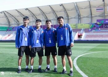 Đội tuyển Việt Nam đấu Indonesia trên sân nhỏ hơn cả Hàng Đẫy nhưng đẹp mê li