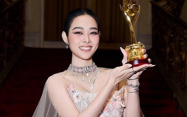 Vượt Minh Hằng nhận giải ‘Nữ diễn viên xuất sắc’, Diệp Bảo Ngọc nói gì?