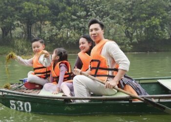 Ngọc Mai – Quốc Nghiệp cùng hai con đón năm mới ở Ninh Bình