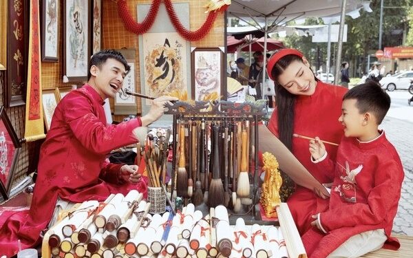 Thuý Diễm, Lương Thế Thành cùng con trai du xuân