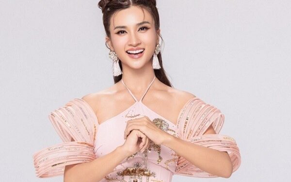 NSƯT Kim Tuyến thực hiện bộ hình kỷ niệm 18 năm làm nghệ thuật