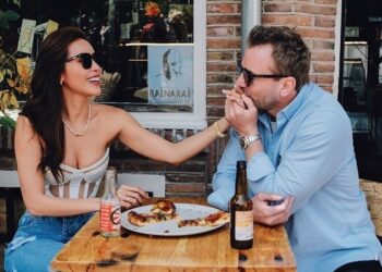 Thiệp cưới độc đáo có hạt giống nảy mầm của Minh Tú