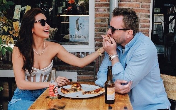 Thiệp cưới độc đáo có hạt giống nảy mầm của Minh Tú