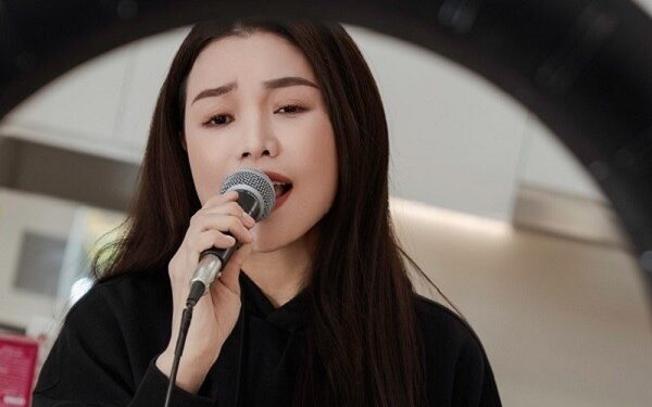 Trà Ngọc Hằng được người hâm mộ yêu cầu hát bolero liên tục 2 tiếng đồng hồ