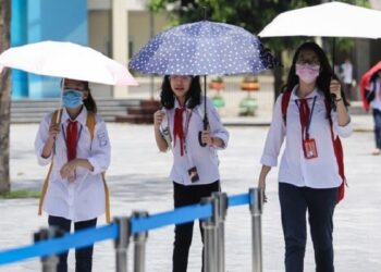 Nắng nóng đỉnh điểm, Sở GD-ĐT TP.HCM yêu cầu trường học điều chỉnh thời khóa biểu