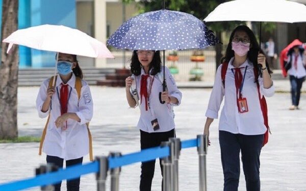 Nắng nóng đỉnh điểm, Sở GD-ĐT TP.HCM yêu cầu trường học điều chỉnh thời khóa biểu