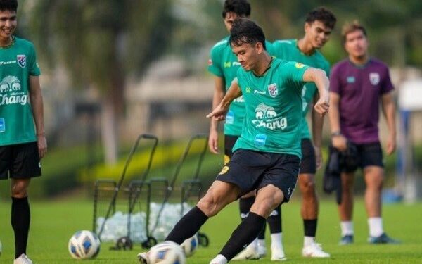 U.23 Thái Lan sở hữu chiều cao gây sốc, Madam Pang ‘nâng như nâng trứng…’