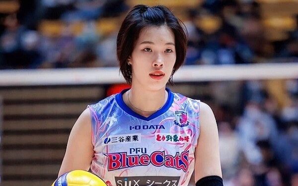 Chưa đến châu Âu, sao bóng chuyền 1,93 m Thanh Thúy đã nhận tin cực vui