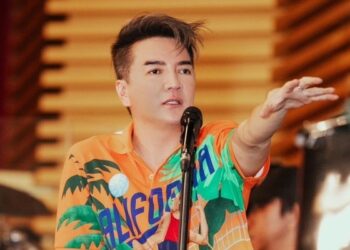 Sở Văn hóa Thể thao Hà Nội yêu cầu Đàm Vĩnh Hưng nghiêm khắc vấn đề trang phục