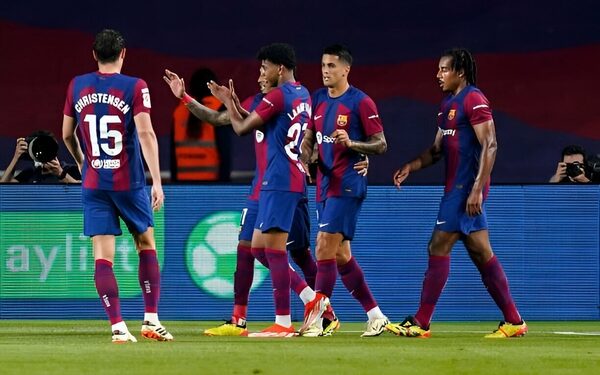 Yamal rực sáng, Barca hạ đẹp Real Sociedad để vượt mặt Girona