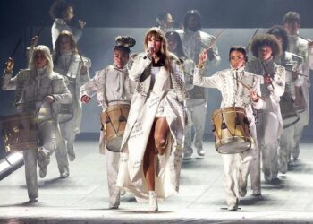 Hình ảnh phản cảm tại “Eras Tour” của Taylor Swift