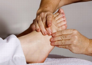 Dấu hiệu sưng ngón tay, ngón chân cảnh báo bệnh nguy hiểm