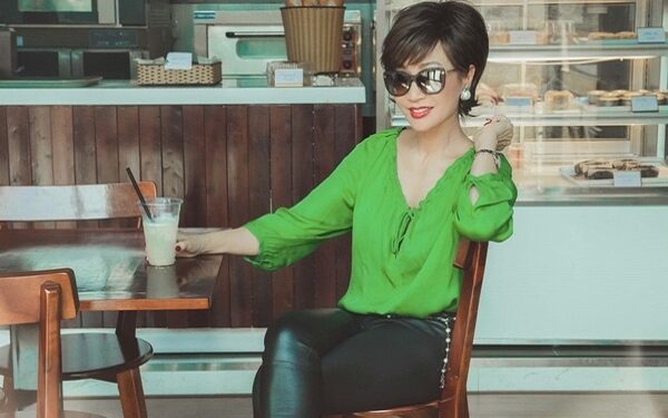 Nữ danh ca nóng bỏng, quyến rũ một thời, hiện sống hạnh phúc bên chồng kém 13 tuổi