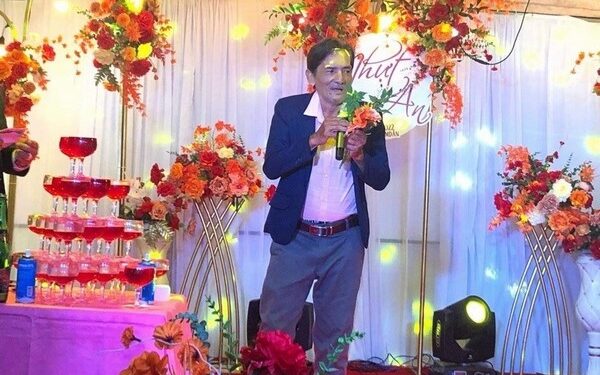 Thương Tín nhận show cát-xê 30 triệu đồng ở Đà Nẵng, được trả thêm 1 khoản đặc biệt