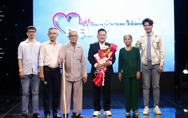 Blouse trắng diệu kỳ: Vũ Mạnh Cường cảm động trước những hy sinh thầm lặng của các y bác sĩ