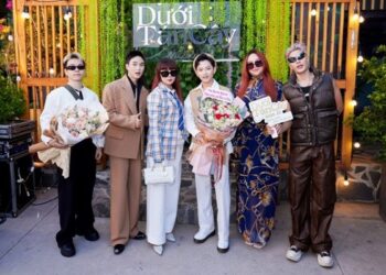 Lưu Thiên Hương đến chúc mừng học trò cưng đóng phim mới