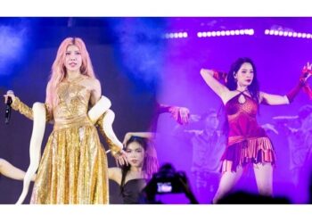 Trang Pháp mang trăn lên sân khấu, Chi Pu lần đầu hát ca khúc mới trước 40.000 sinh viên