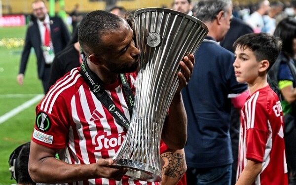Lịch sử gọi tên Olympiakos sau chức vô địch Europa Conference League