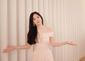 Vẻ đẹp tuổi 43 của Song Hye Kyo