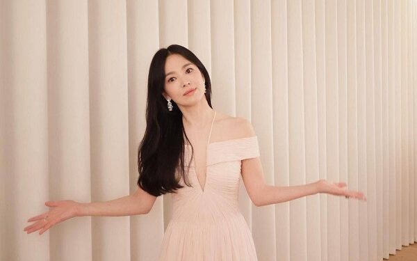 Vẻ đẹp tuổi 43 của Song Hye Kyo