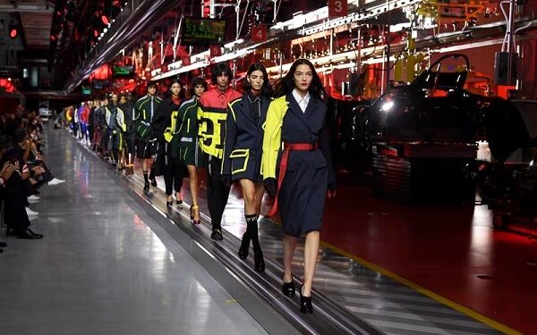 Lấn sân lĩnh vực thời trang xa xỉ, hãng xe Ferrari khẳng định: ‘đây là đấu trường cạnh tranh khắc nghiệt’