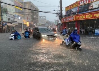 Mây dông đang kéo về Bình Dương, Đồng Nai, TP.HCM