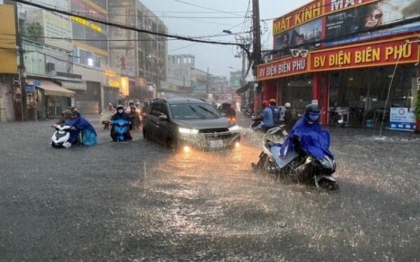 Mây dông đang kéo về Bình Dương, Đồng Nai, TP.HCM