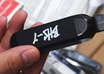 Thủ tướng yêu cầu tăng cường ngăn chặn thuốc lá điện tử