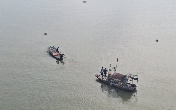 Bắc Ninh: Tìm kiếm 2 nữ sinh nghi nhảy cầu Kinh Dương Vương