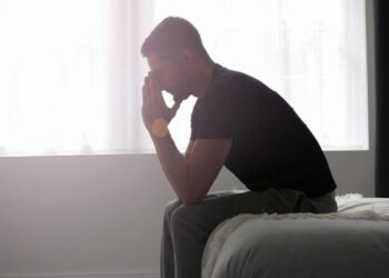 Yêu xa 4 năm, người yêu bỏ tôi đi lấy chồng