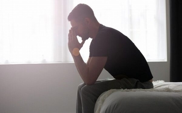 Yêu xa 4 năm, người yêu bỏ tôi đi lấy chồng