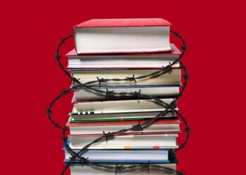 Khủng hoảng cấm sách trong thư viện và trường học Mỹ