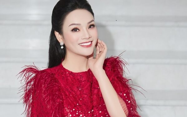 Ca sĩ Tân Nhàn tuổi 42: Tiến sĩ âm nhạc trẻ nhất Việt Nam, kín tiếng về cuộc hôn nhân thứ 2