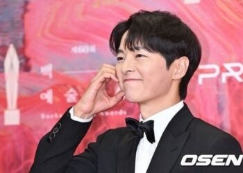 Song Joong Ki bị mỉa mai