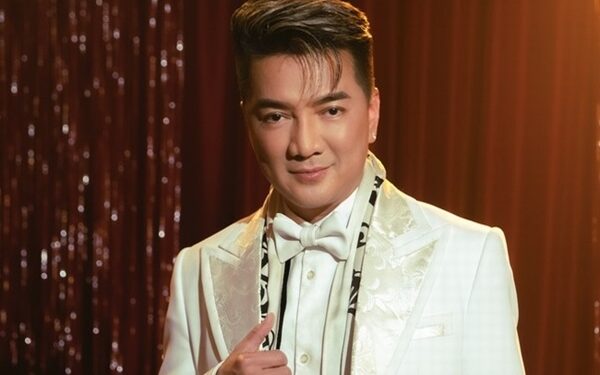 Động thái của Đàm Vĩnh Hưng sau khi Bộ VHTT&DL chỉ đạo làm rõ vụ cài huy hiệu ‘lạ’