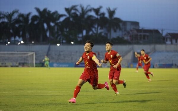 Quả bóng vàng Việt Nam 2017 và một số cầu thủ bị tạm giữ