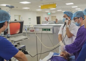 Tai nạn sinh hoạt khiến người phụ nữ Hà Nội phải đi cấp cứu ngay sau khi ngủ dậy