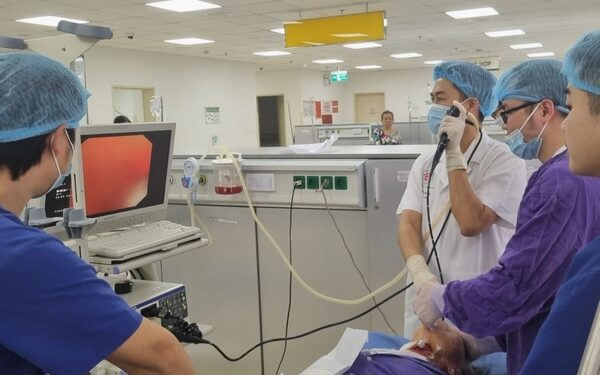 Tai nạn sinh hoạt khiến người phụ nữ Hà Nội phải đi cấp cứu ngay sau khi ngủ dậy