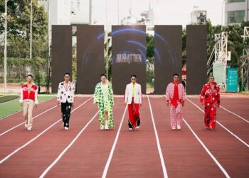 Lâm Bảo Châu khoe cơ bụng sáu múi, đọ dáng cùng Anh Dũng