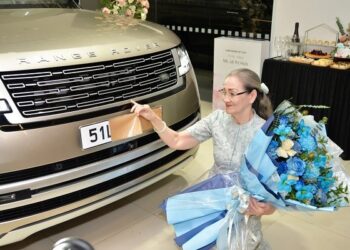 Mẹ của Lý Nhã Kỳ tậu siêu xe Land Rover trị giá lên đến 15 tỷ đồng