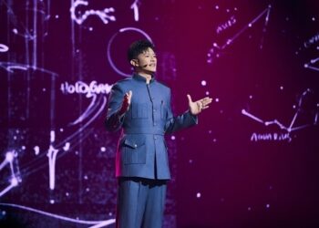 Dược sĩ Tiến ‘chi đậm’ cho Miss Universe Việt Nam